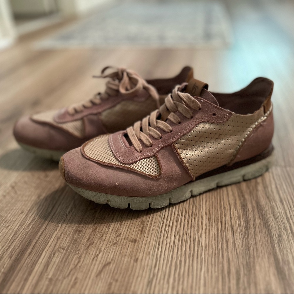 OTBT shoes